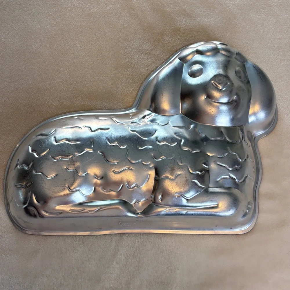 NEW Vintage WILTON Silver Holiday Lamb Cake Pan